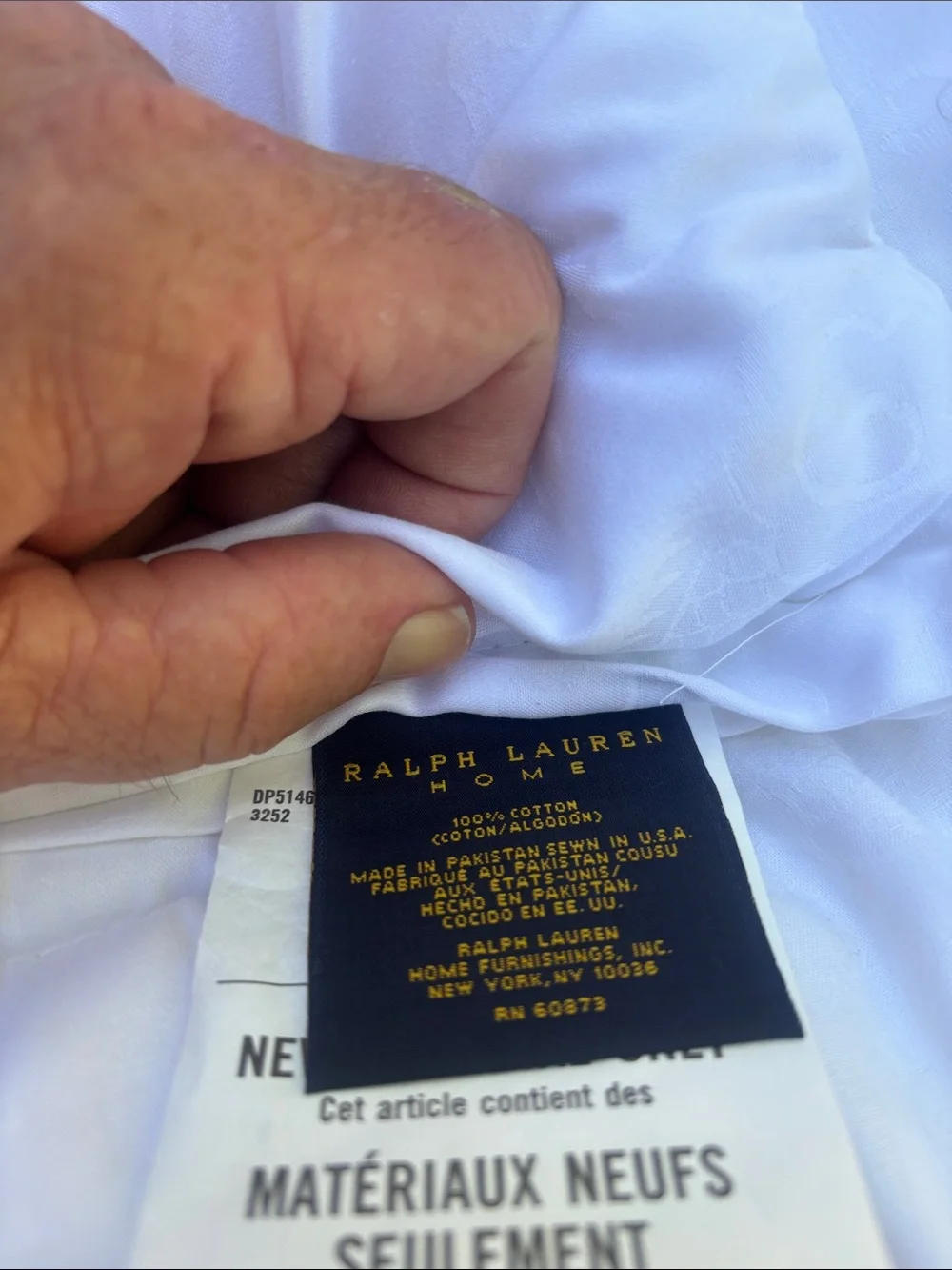 Ralph Lauren White Quilted Comforter King 100X92 Inches. Pakastain 100%Cotton.